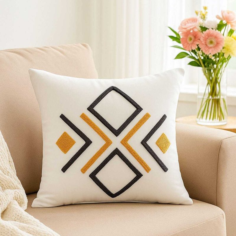 Mira Home Dekoratif Punch Kare Nakışlı Kırlent Kılıfı