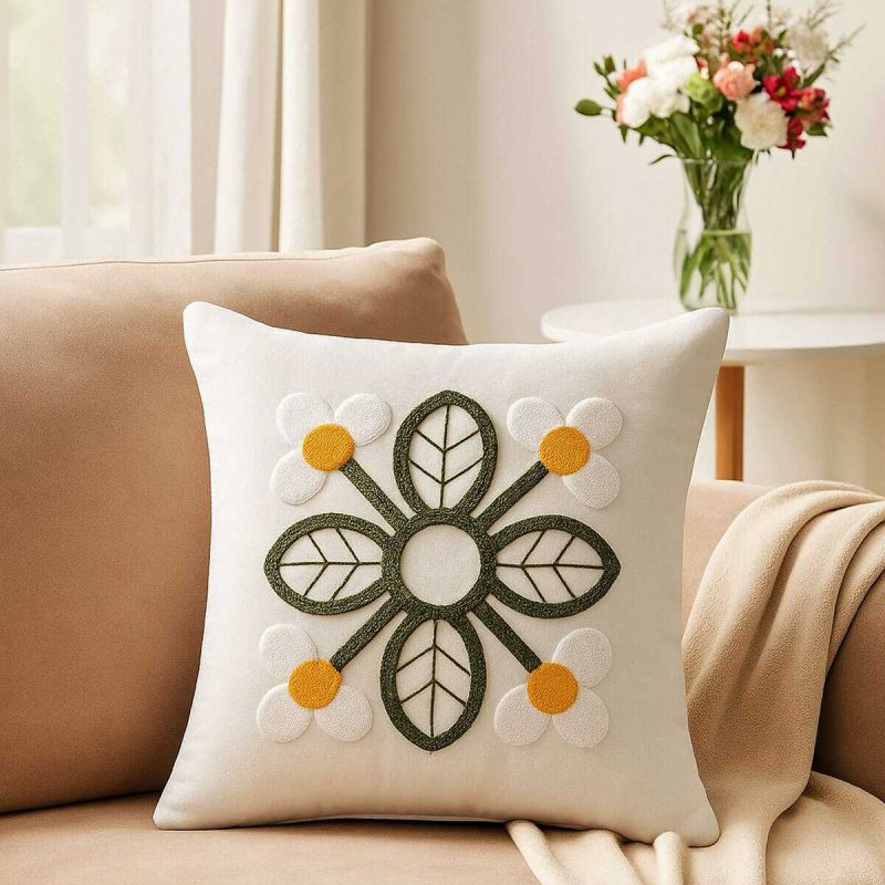 Mira Home Dekoratif Punch Papatya Nakışlı Kırlent Kılıfı