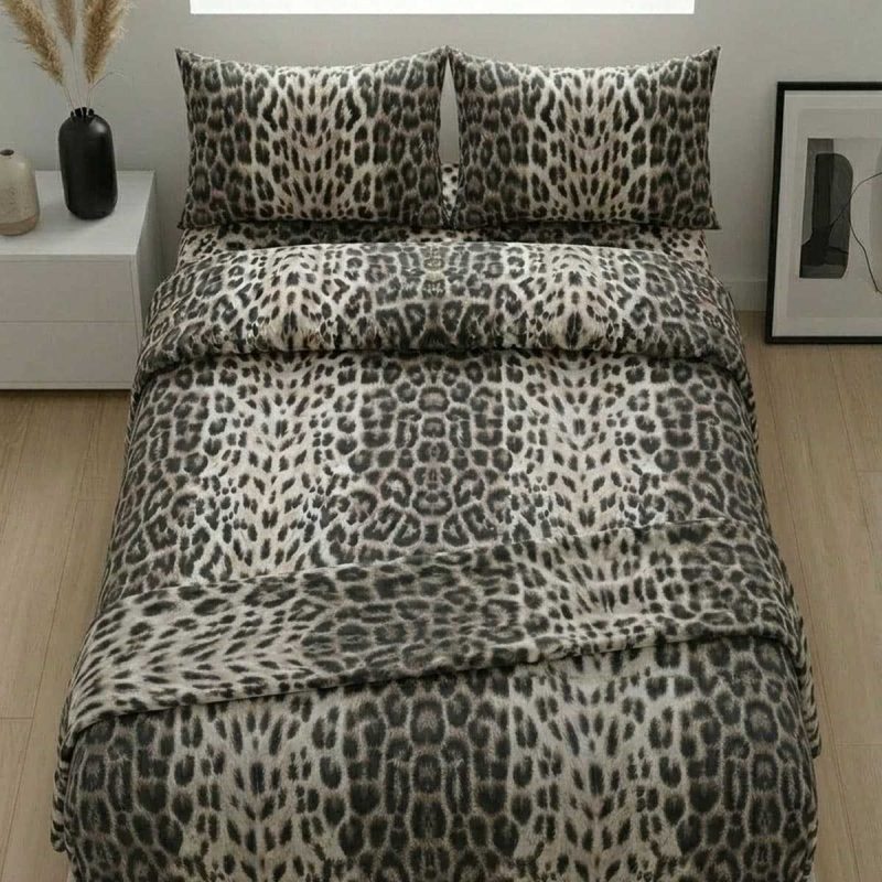 Leopar Desenli Pamuklu Lastikli Çarşaflı Battal Boy Nevresim Takımı (180x200 Cm)